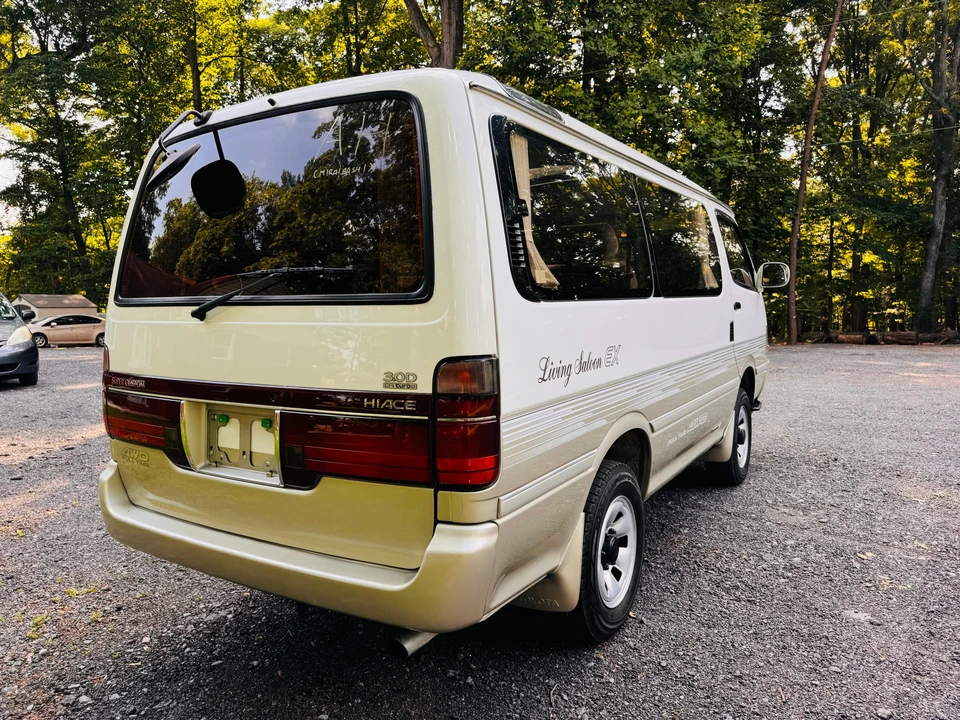 1995 Toyota HiAce 4th Gen - Image 14 of 31