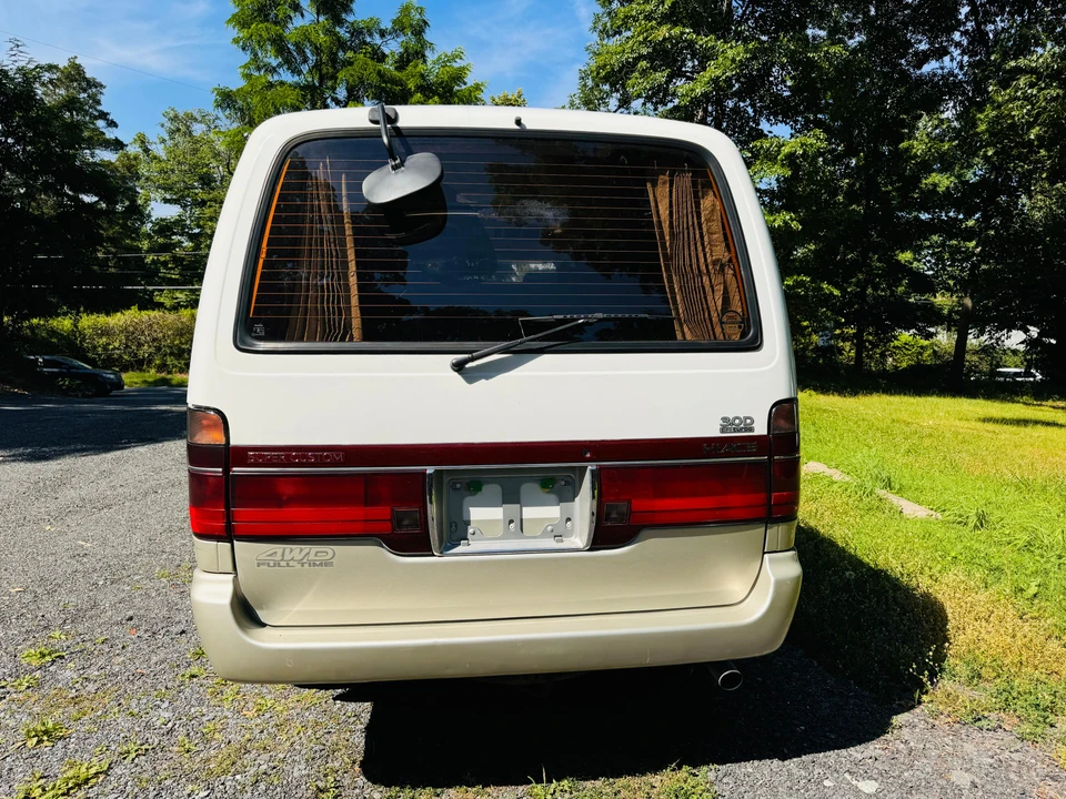 1995 Toyota HiAce 4th Gen - Image 12 of 31