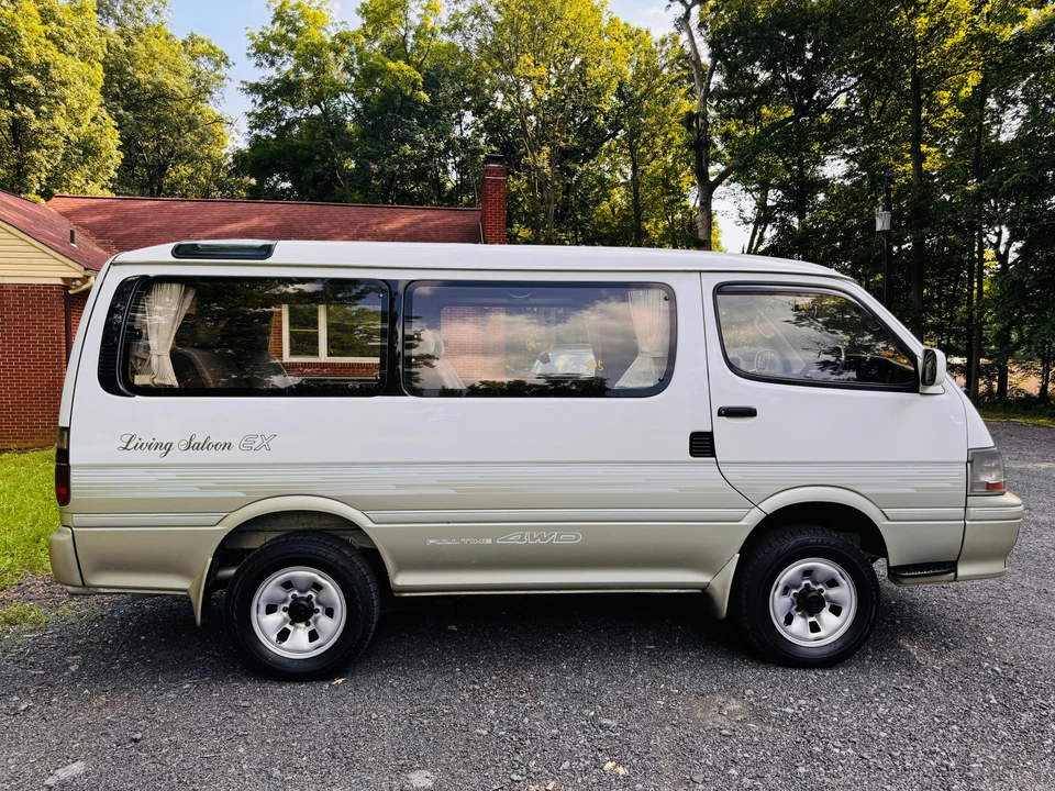 1995 Toyota HiAce 4th Gen - Image 17 of 31