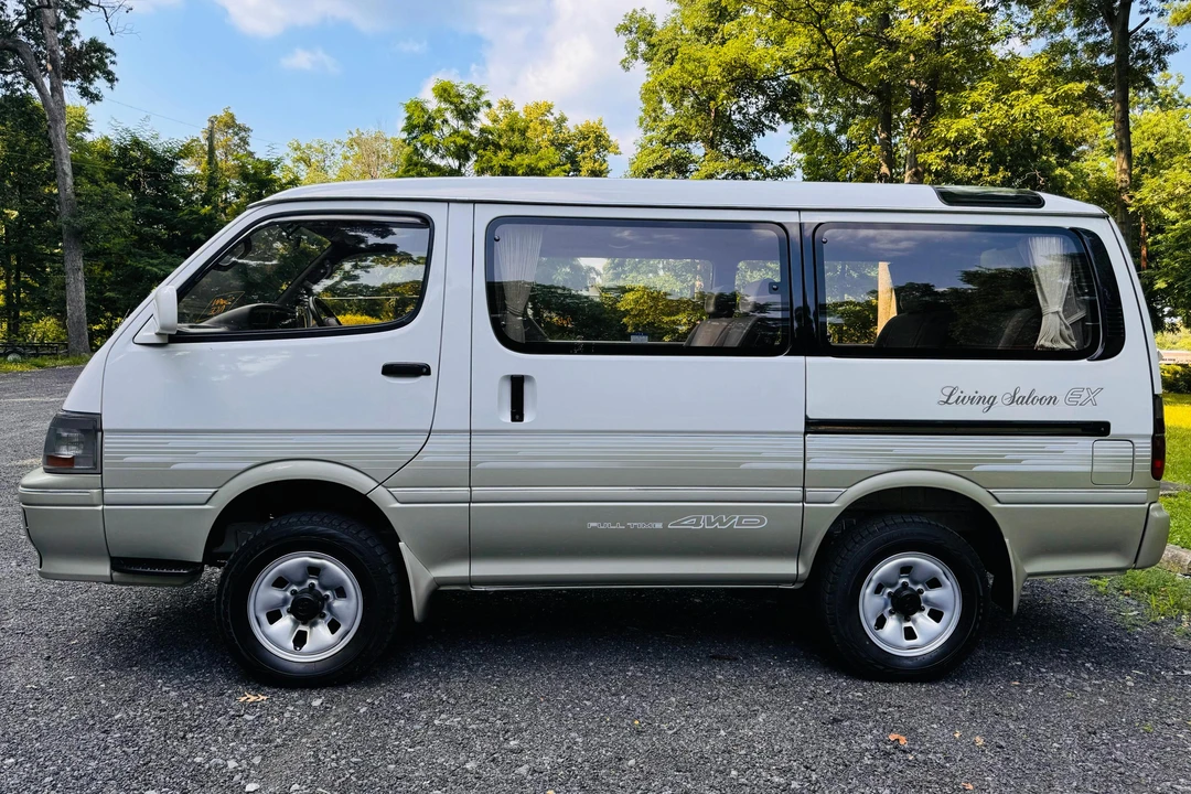 1995 Toyota HiAce 4th Gen - Image 3 of 31