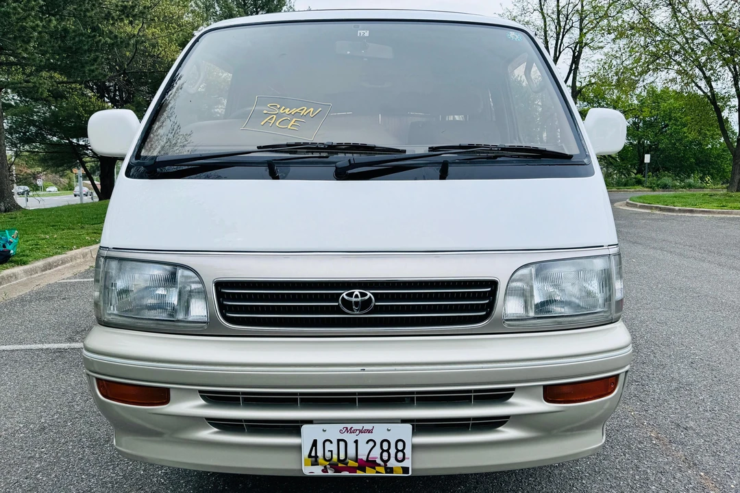 1995 Toyota HiAce 4th Gen - Image 2 of 31