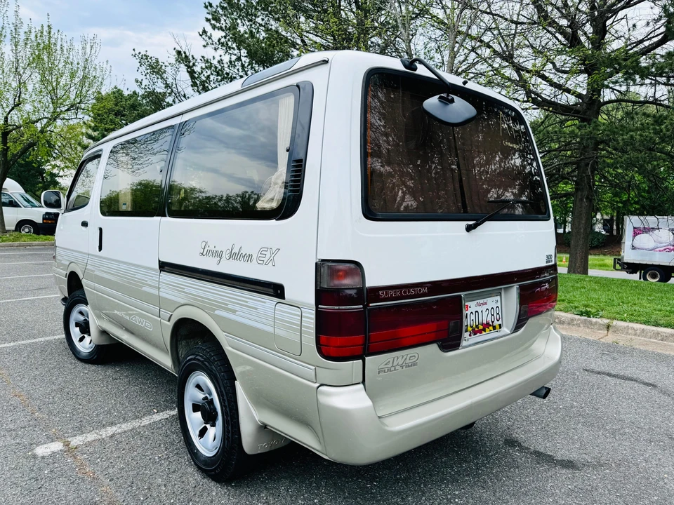 1995 Toyota HiAce 4th Gen - Image 10 of 31