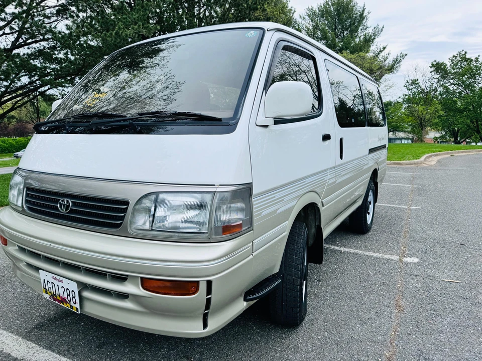 1995 Toyota HiAce 4th Gen - Image 7 of 31