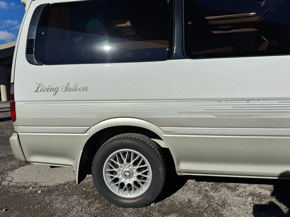1995 Toyota HiAce 4th Gen - Image 30 of 31