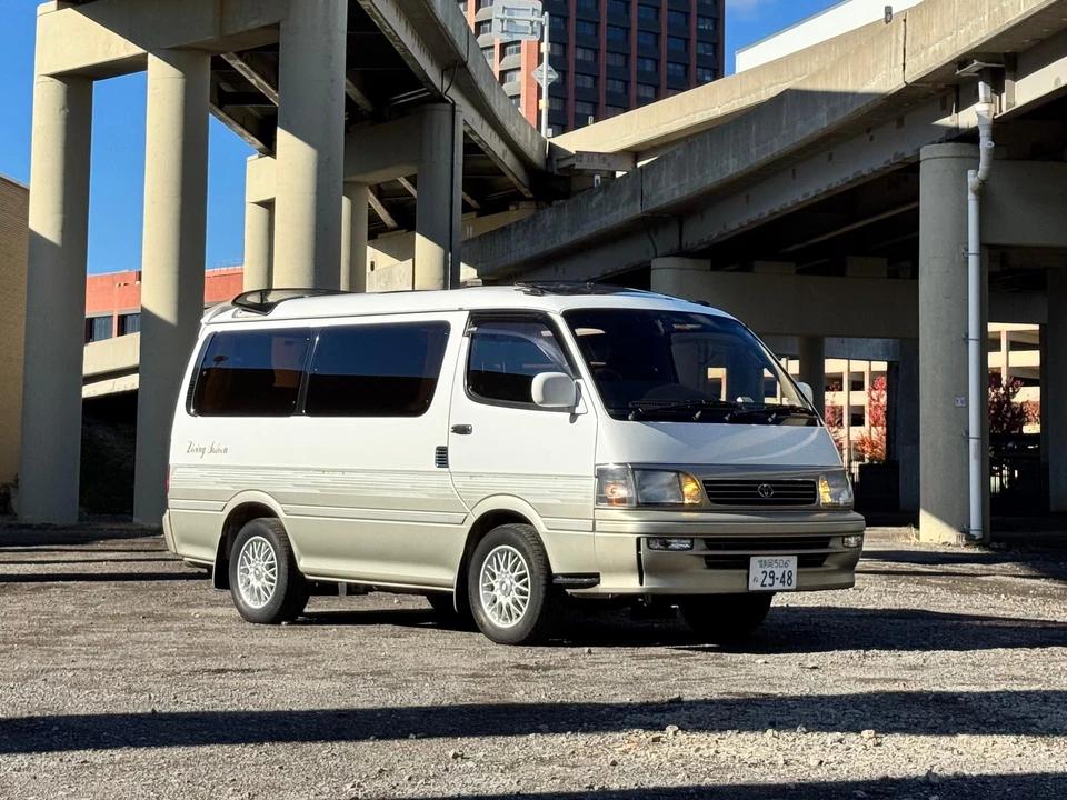 1995 Toyota HiAce 4th Gen - Image 18 of 31
