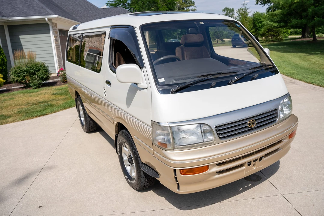 1995 Toyota HiAce 4th Gen - Image 5 of 31