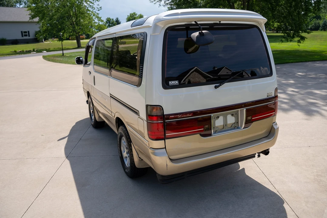 1995 Toyota HiAce 4th Gen - Image 21 of 31