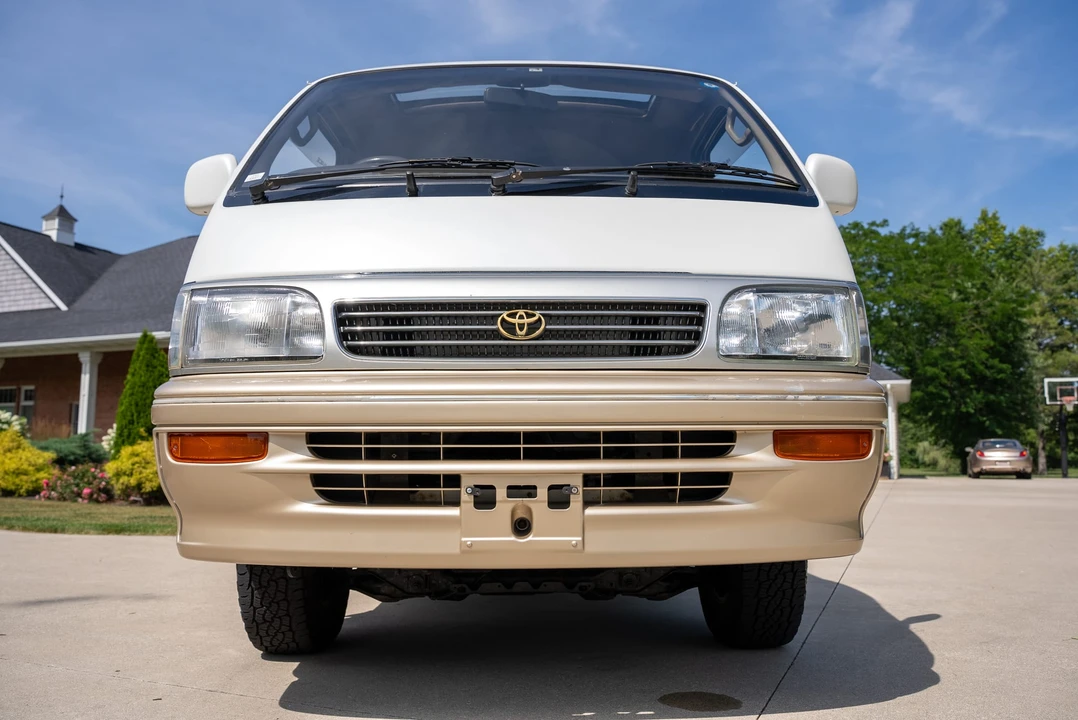 1995 Toyota HiAce 4th Gen - Image 7 of 31