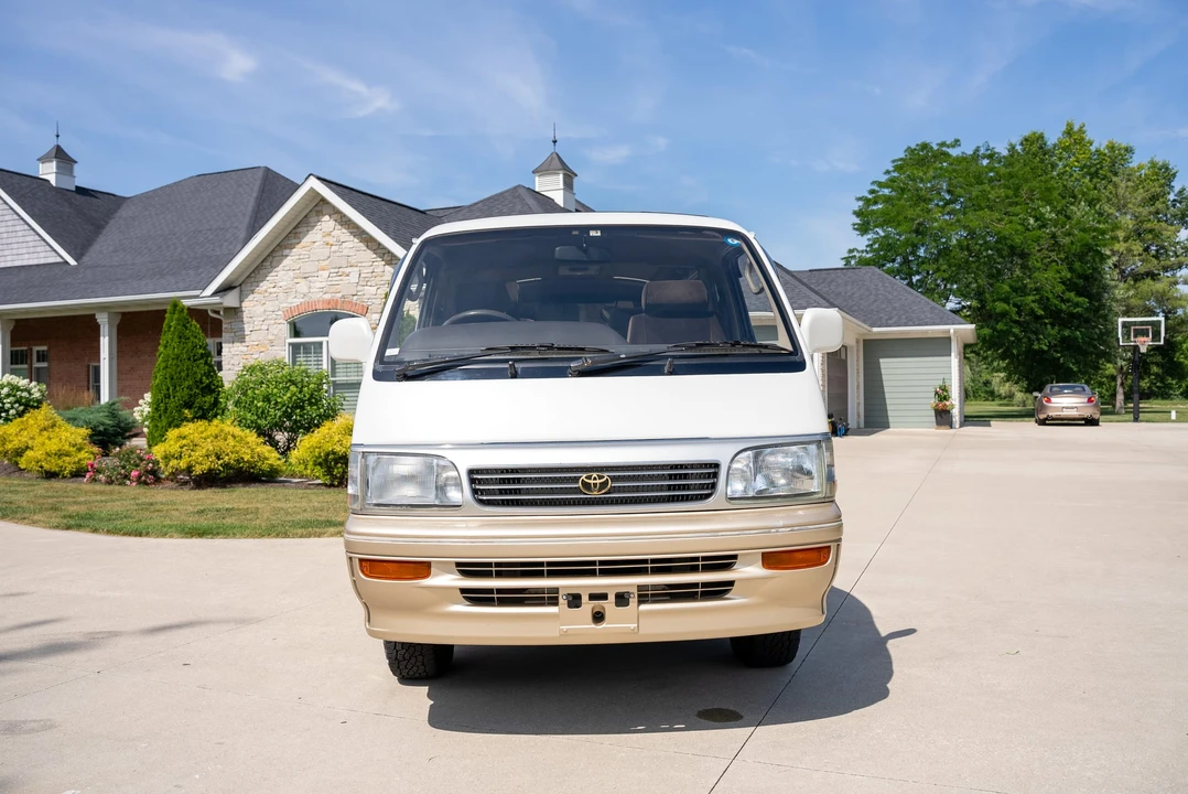 1995 Toyota HiAce 4th Gen - Image 6 of 31