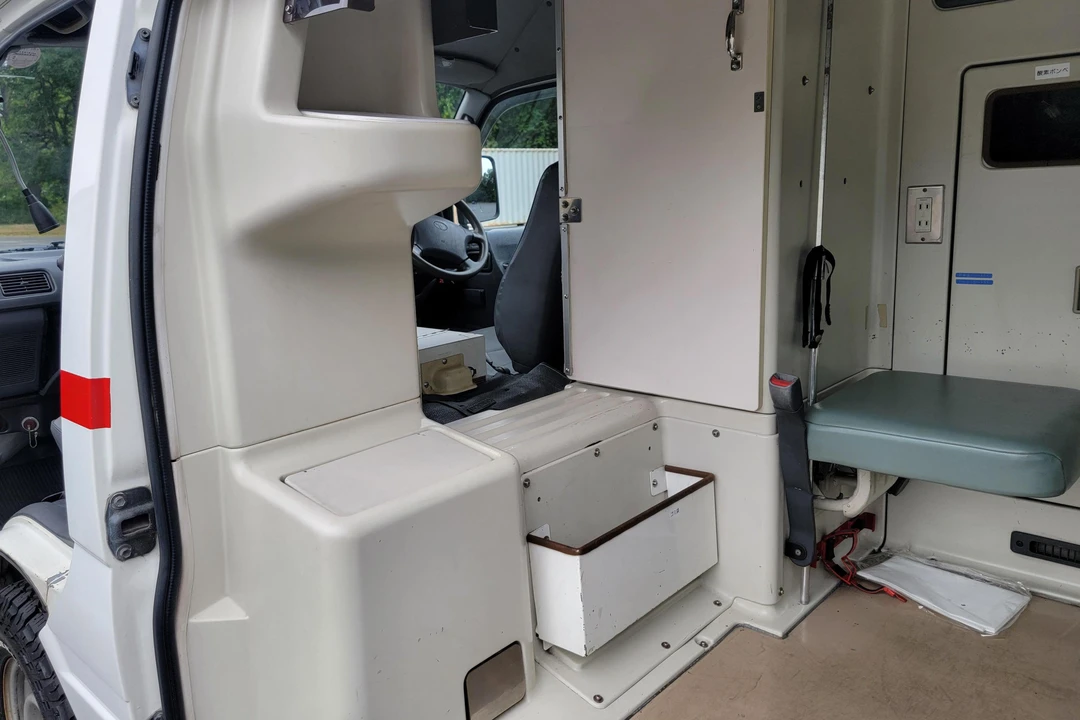 1995 Toyota HiMedic 4th Gen - Image 27 of 31