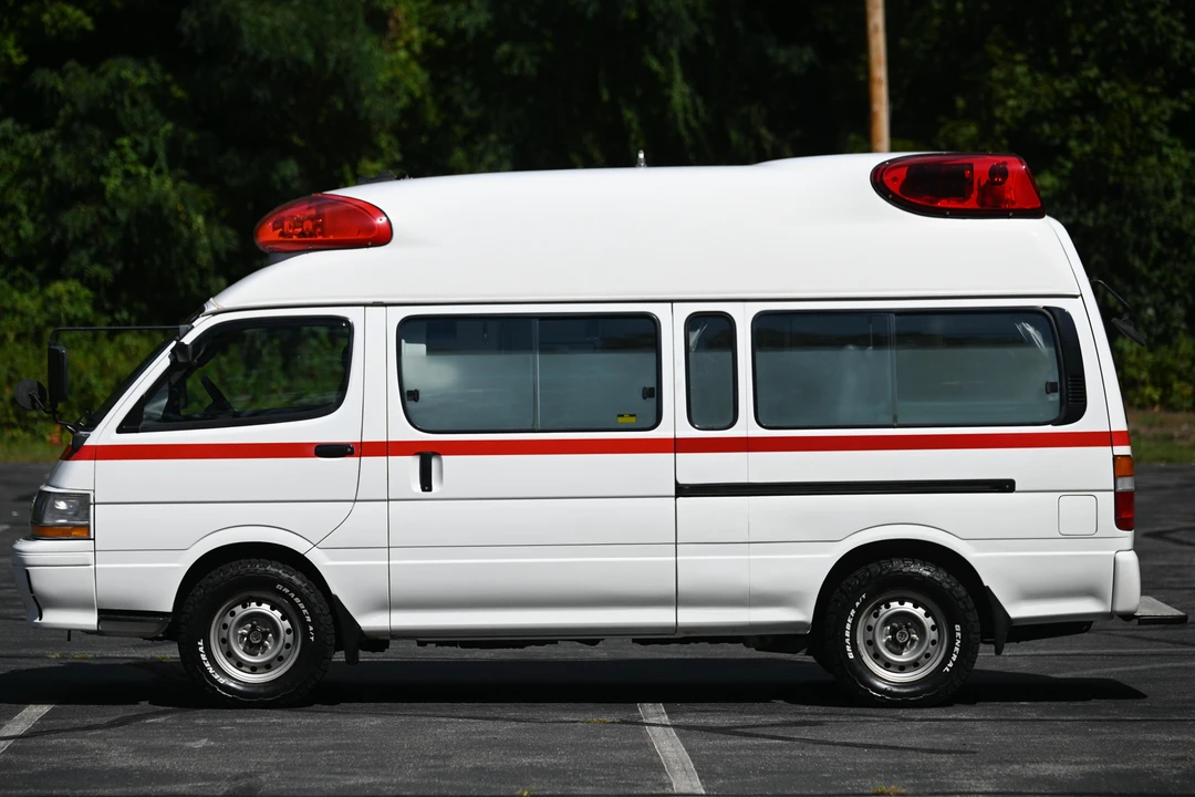 1995 Toyota HiMedic 4th Gen - Image 6 of 31