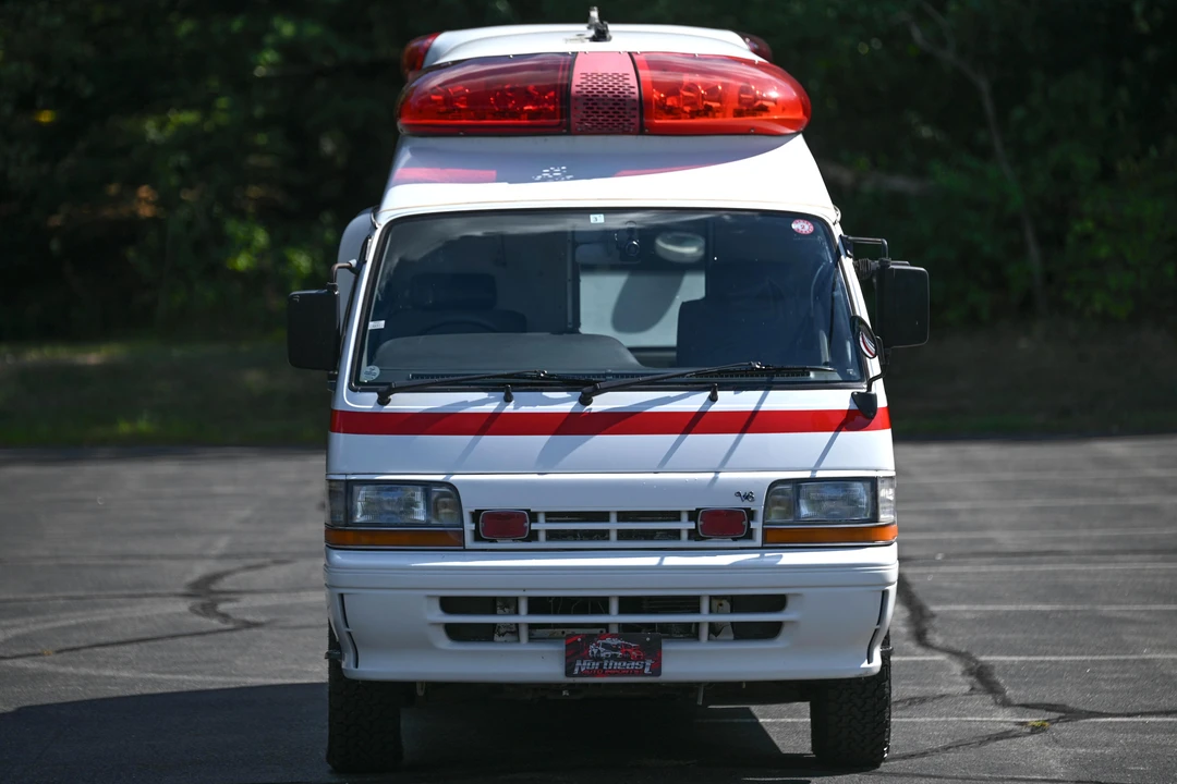 1995 Toyota HiMedic 4th Gen - Image 2 of 31
