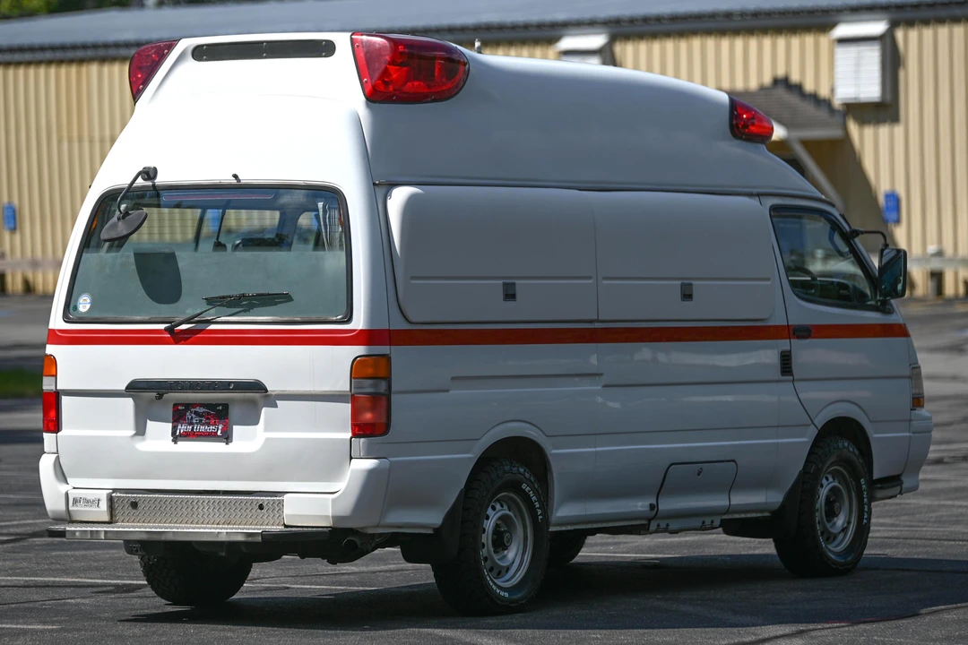 1995 Toyota HiMedic 4th Gen - Image 7 of 31