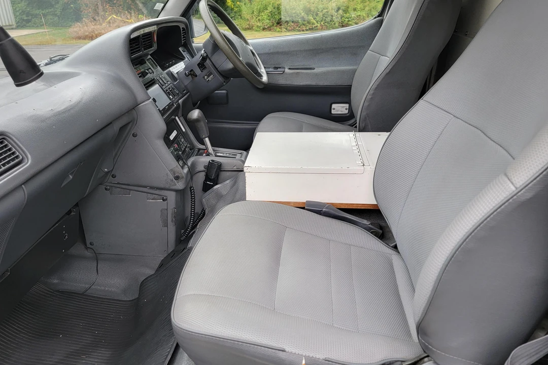 1995 Toyota HiMedic 4th Gen - Image 26 of 31