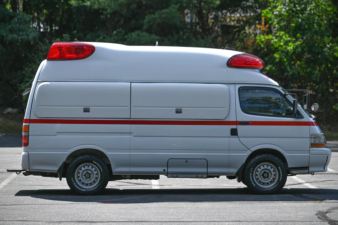 1995 Toyota HiMedic 4th Gen - Image 3 of 31