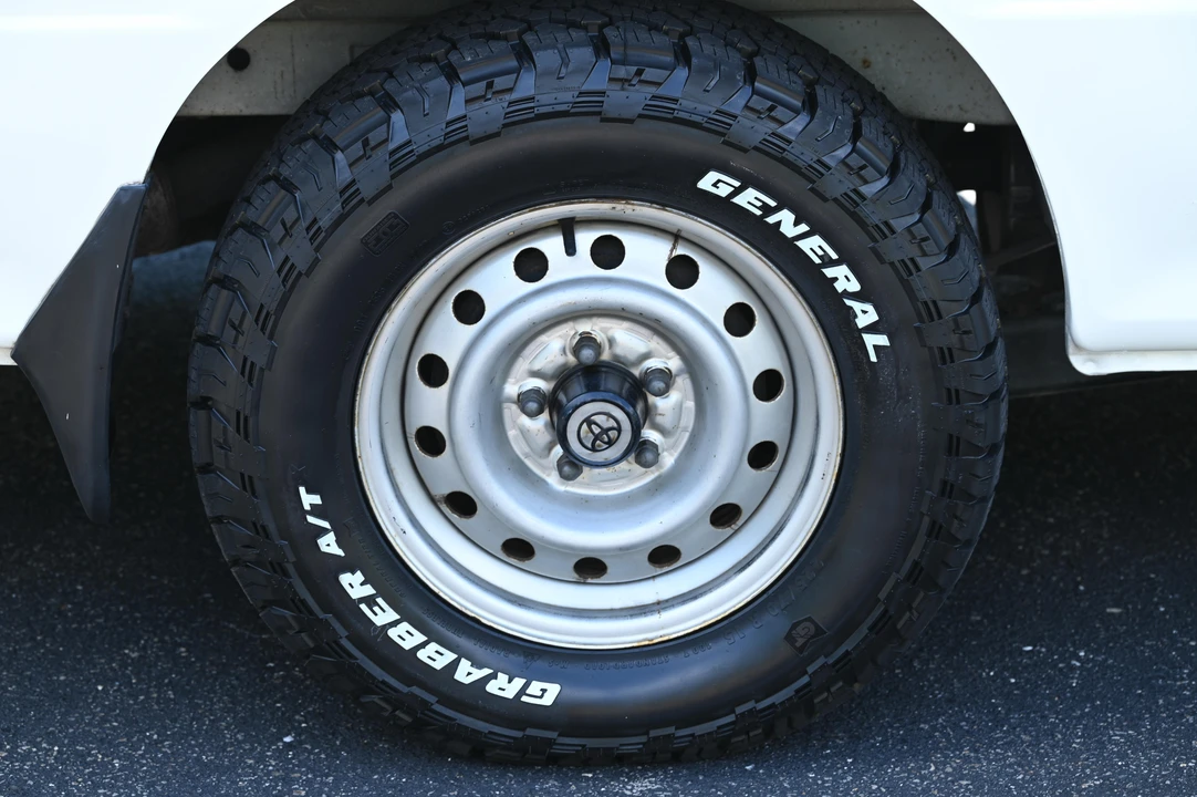 1995 Toyota HiMedic 4th Gen - Image 25 of 31