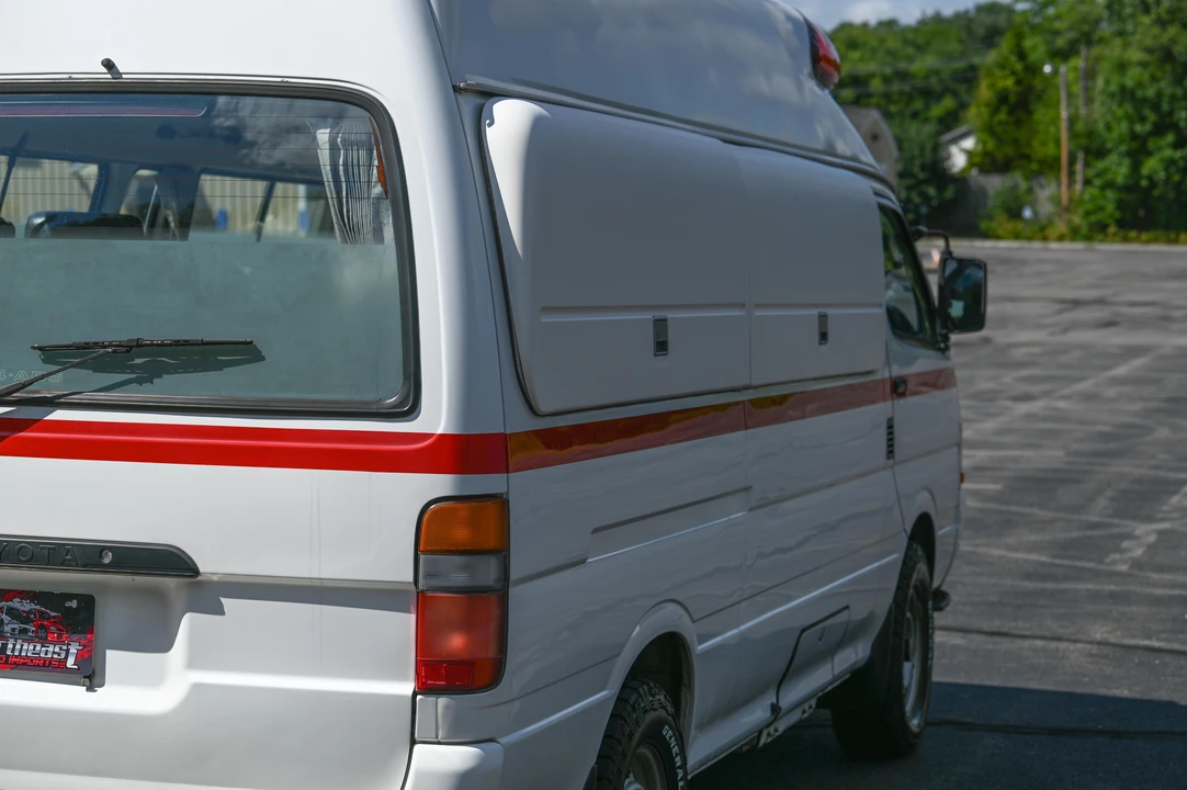 1995 Toyota HiMedic 4th Gen - Image 13 of 31