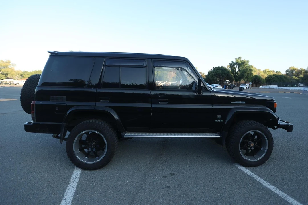 1995 Toyota J70 Land Cruiser - Image 13 of 29