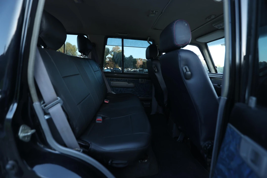 1995 Toyota J70 Land Cruiser - Image 28 of 29