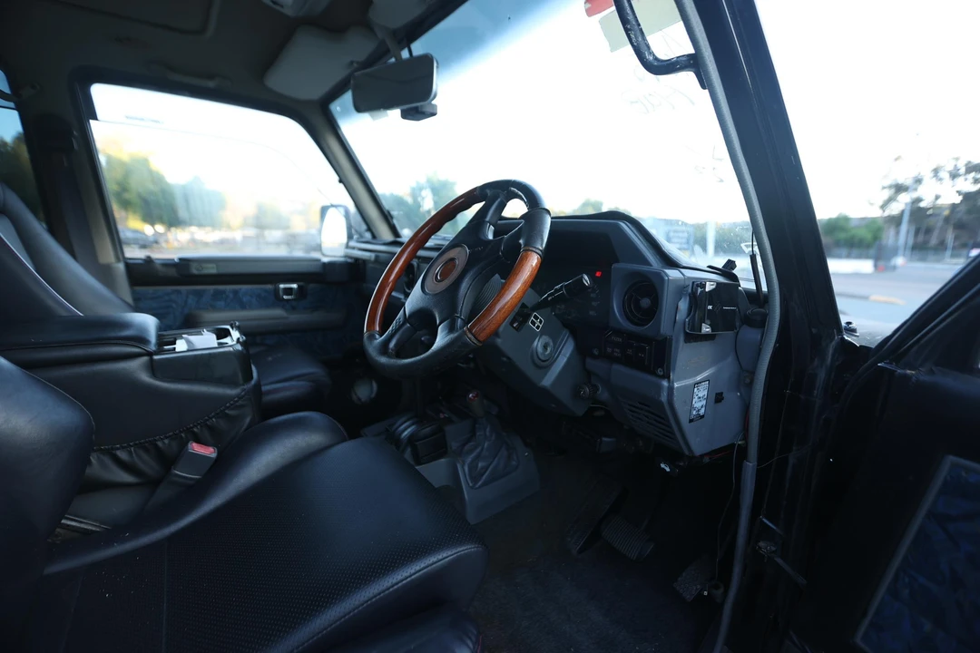 1995 Toyota J70 Land Cruiser - Image 29 of 29