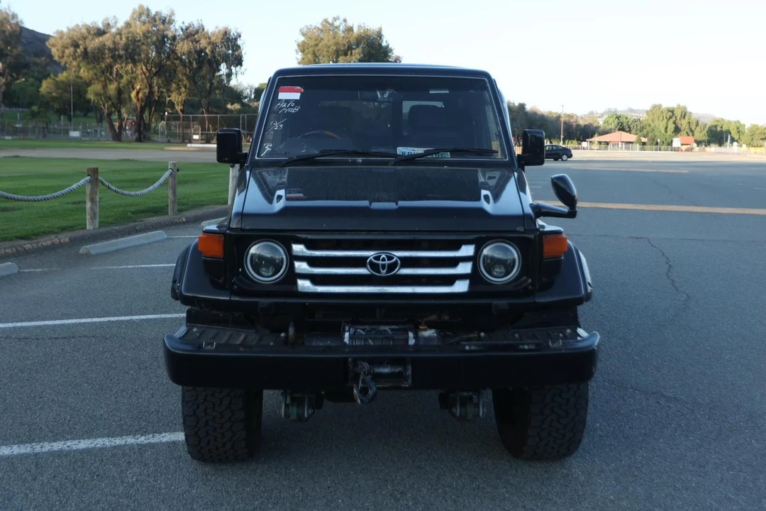 1995 Toyota J70 Land Cruiser - Image 10 of 29