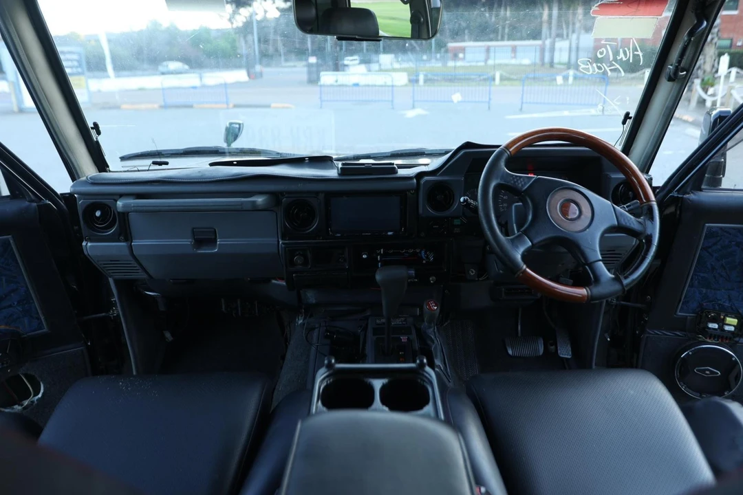 1995 Toyota J70 Land Cruiser - Image 22 of 29
