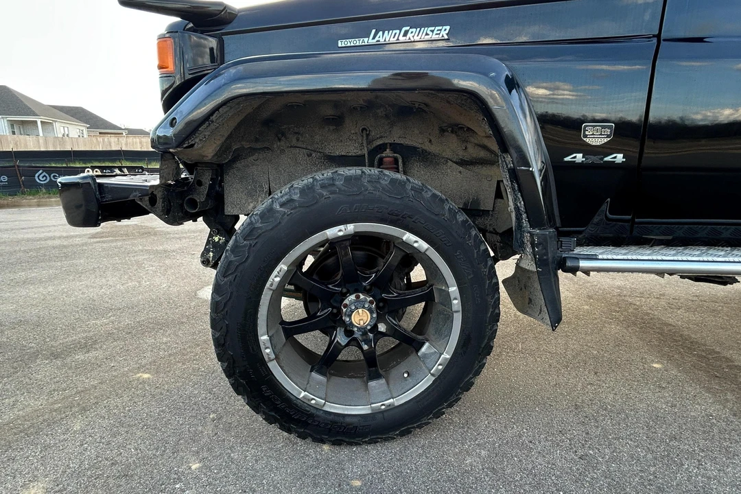 1995 Toyota J70 Land Cruiser - Image 18 of 29