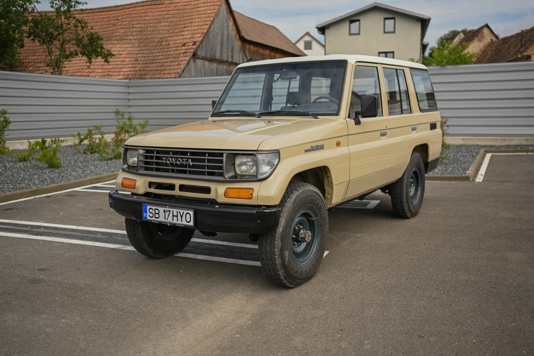 1995 Toyota J70 Land Cruiser - Image 3 of 31