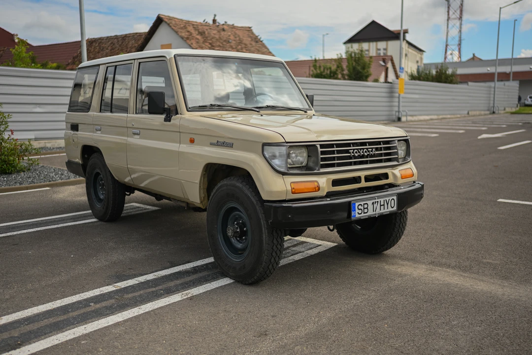 1995 Toyota J70 Land Cruiser - Image 8 of 31