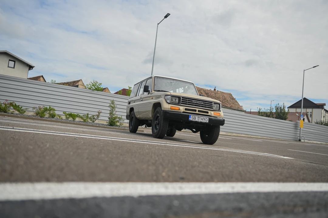 1995 Toyota J70 Land Cruiser - Image 9 of 31