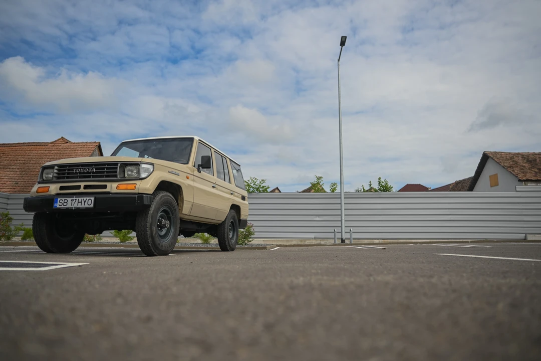 1995 Toyota J70 Land Cruiser - Image 10 of 31