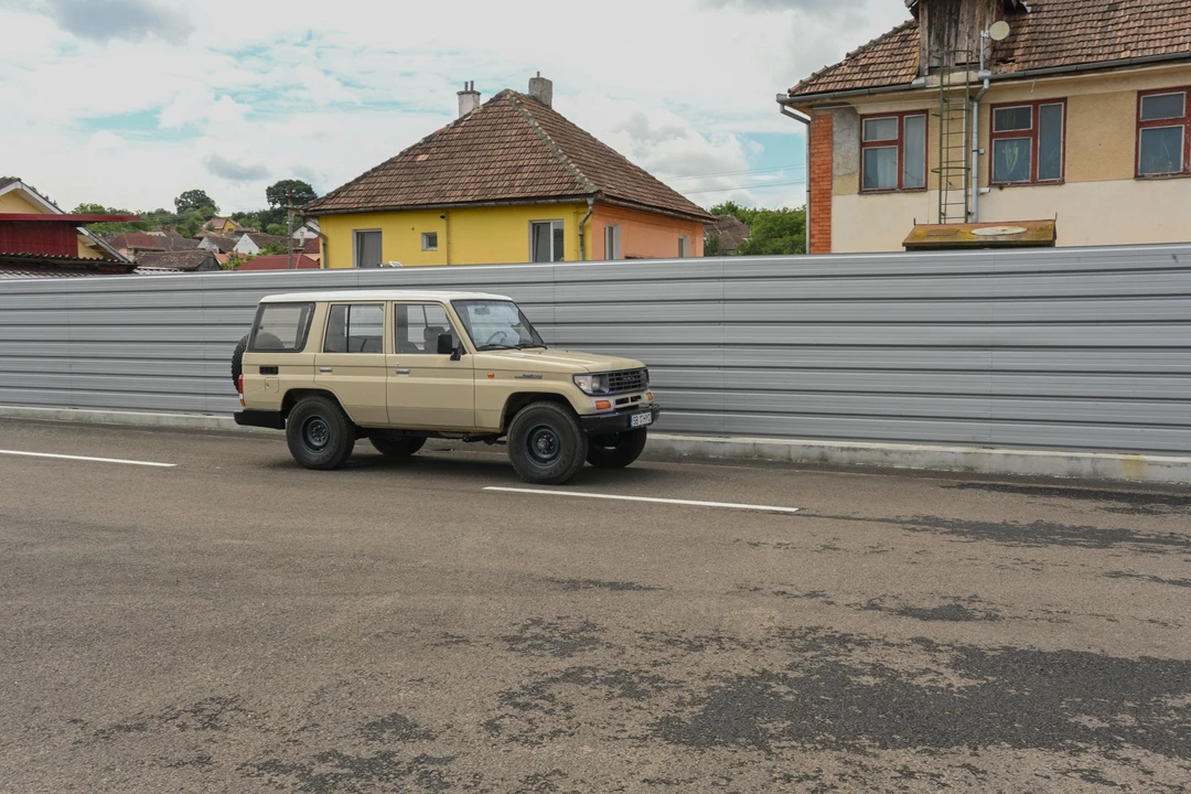 1995 Toyota J70 Land Cruiser - Image 17 of 31