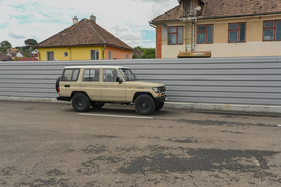 1995 Toyota J70 Land Cruiser - Image 18 of 31