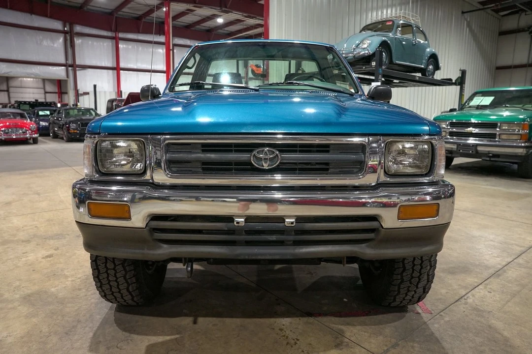 1995 Toyota Hilux 5th Gen - Image 13 of 31