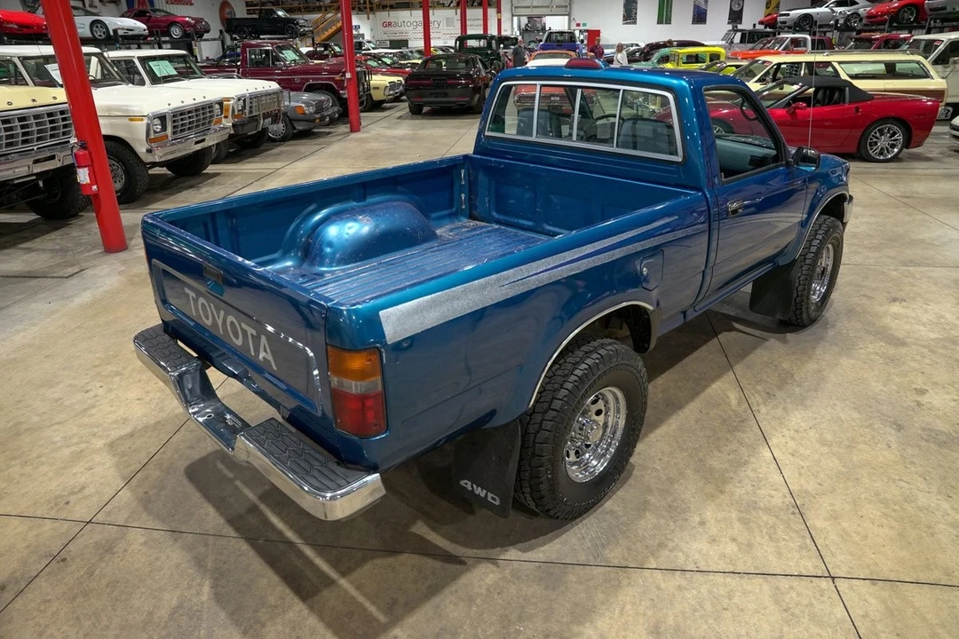 1995 Toyota Hilux 5th Gen - Image 17 of 31