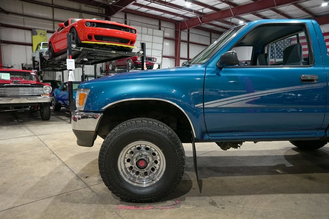 1995 Toyota Hilux 5th Gen - Image 3 of 31