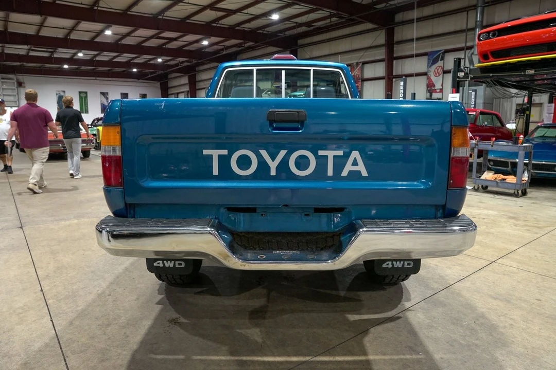 1995 Toyota Hilux 5th Gen - Image 7 of 31