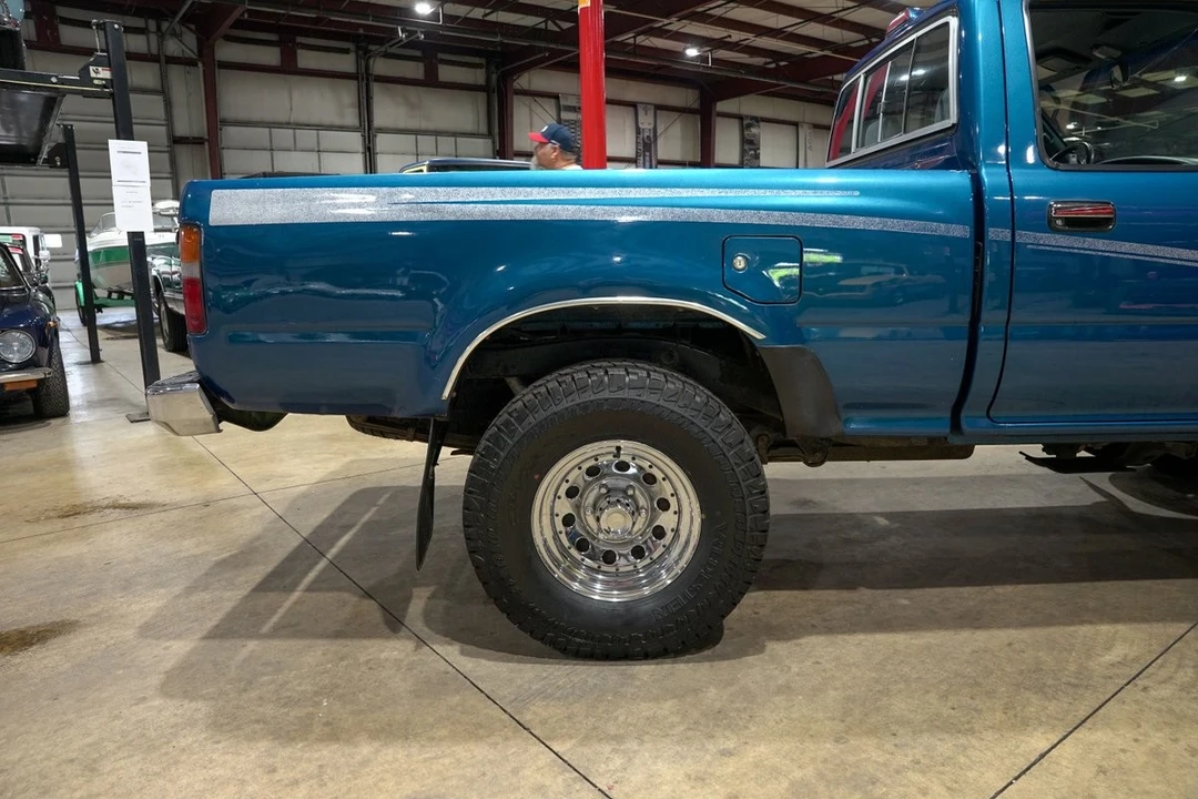 1995 Toyota Hilux 5th Gen - Image 9 of 31