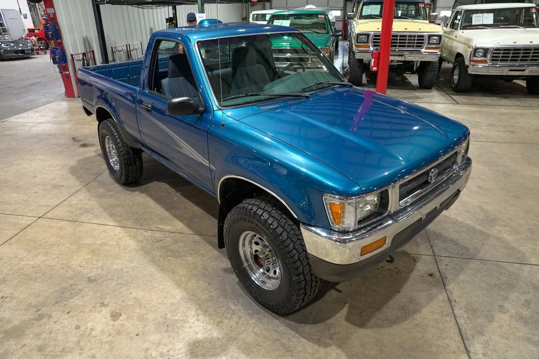 1995 Toyota Hilux 5th Gen - Image 14 of 31