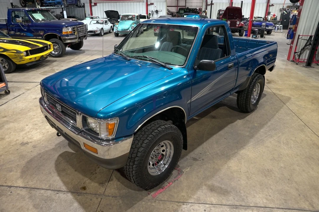 1995 Toyota Hilux 5th Gen - Image 15 of 31