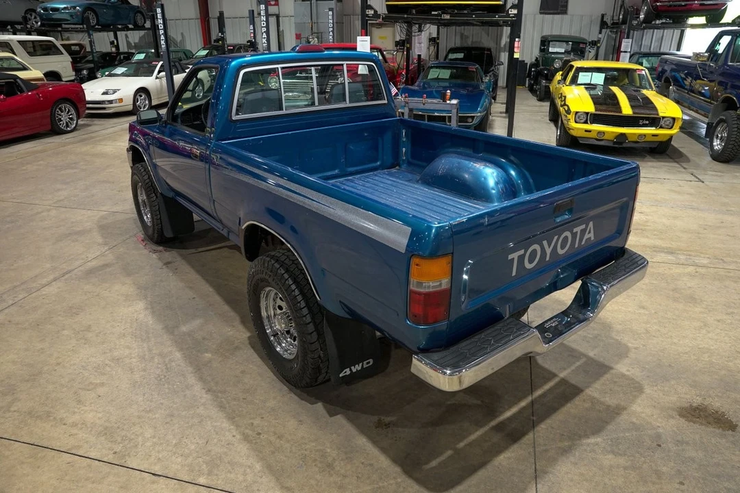1995 Toyota Hilux 5th Gen - Image 16 of 31