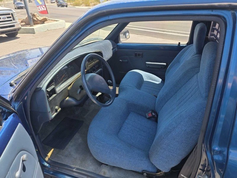 1995 Toyota Hilux 5th Gen - Image 9 of 15