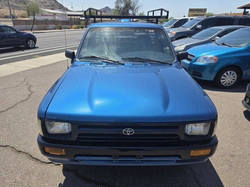 1995 Toyota Hilux 5th Gen - Image 2 of 15