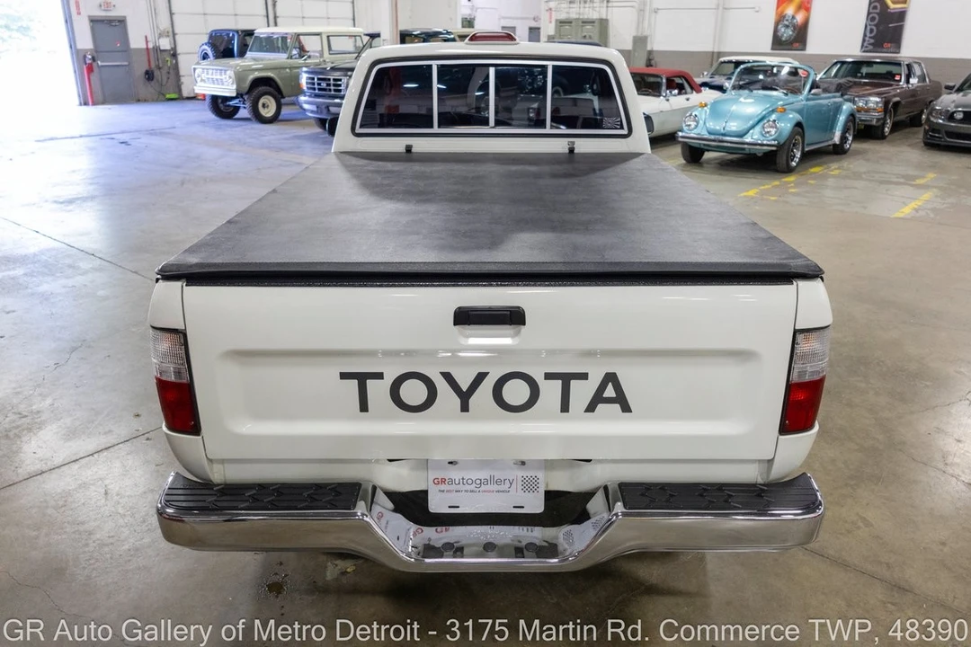 1995 Toyota Hilux 5th Gen - Image 5 of 31