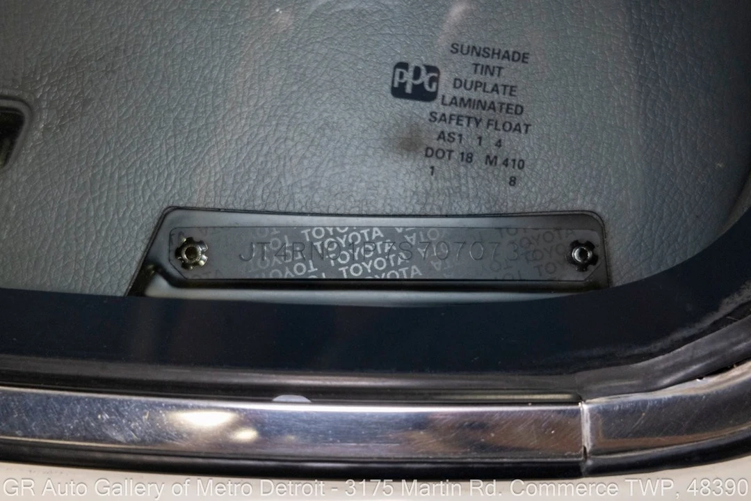 1995 Toyota Hilux 5th Gen - Image 17 of 31