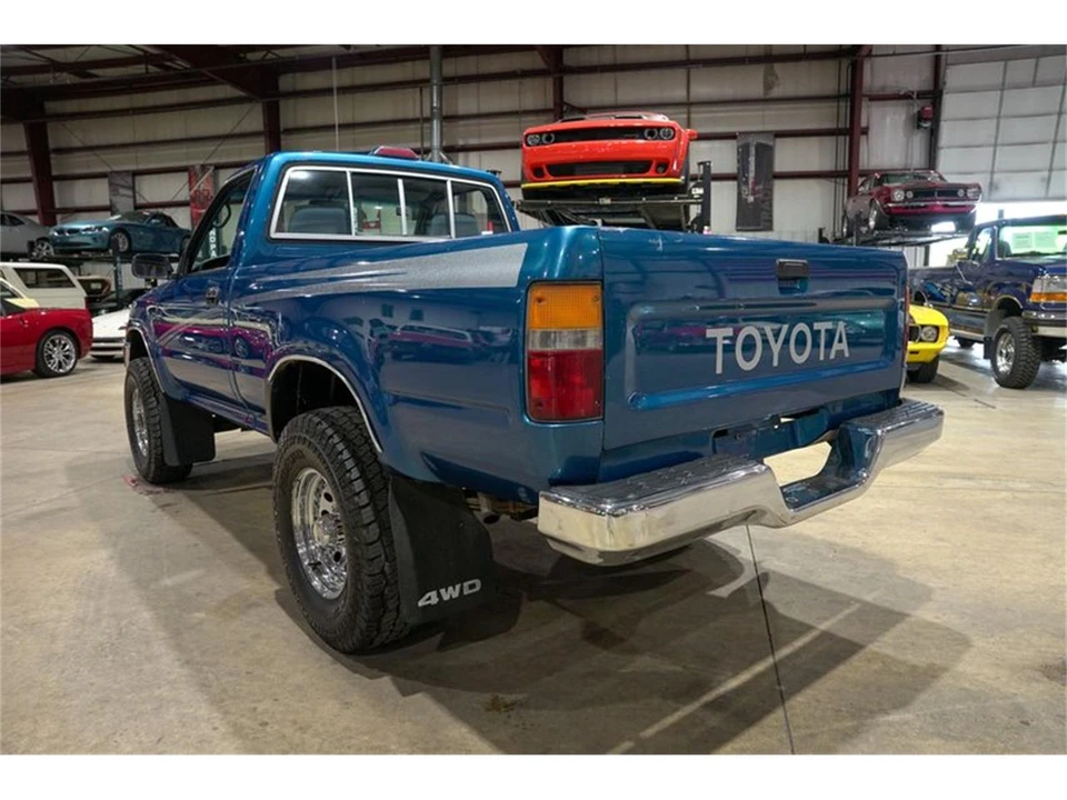 1995 Toyota Hilux 5th Gen - Image 6 of 31