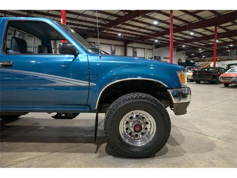 1995 Toyota Hilux 5th Gen - Image 11 of 31