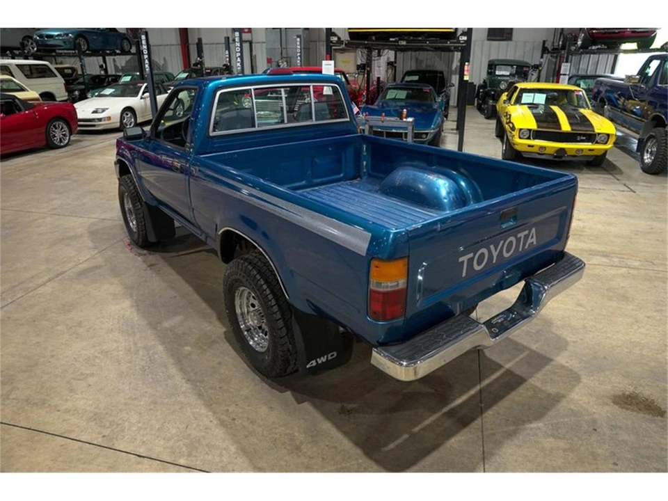 1995 Toyota Hilux 5th Gen - Image 16 of 31
