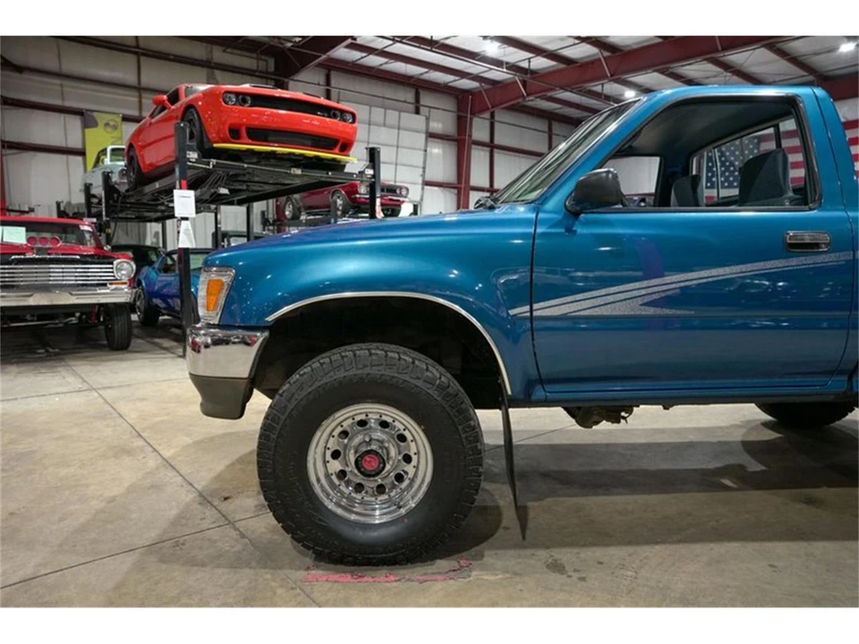 1995 Toyota Hilux 5th Gen - Image 3 of 31