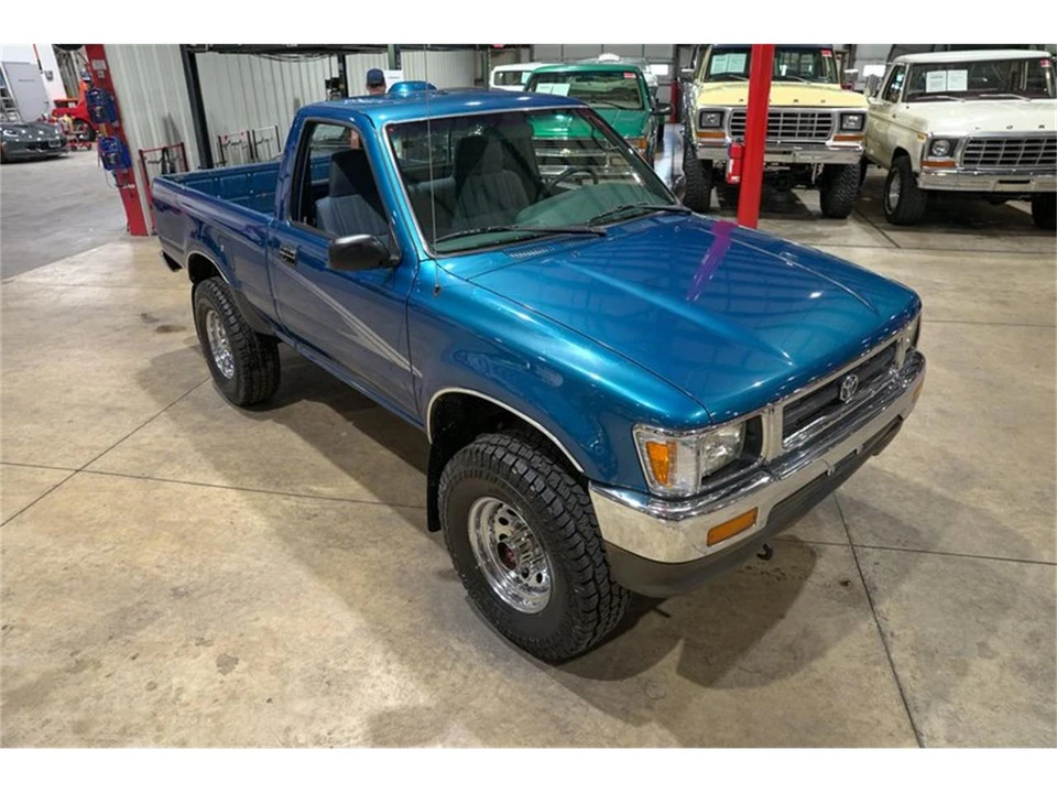 1995 Toyota Hilux 5th Gen - Image 14 of 31
